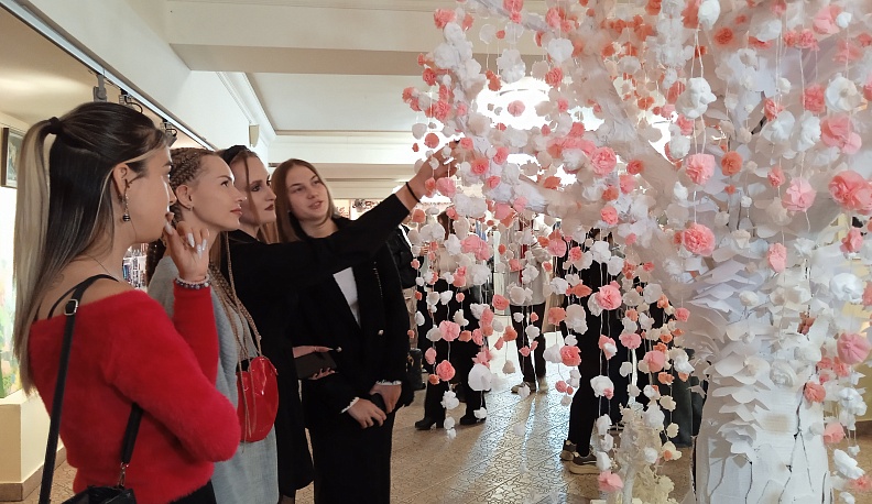 В Калуге работает выставка дизайна «Открываем портал в иные миры»