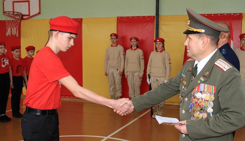 Двадцать три школьника из Барятинской и Асмоловской средних школ пополнили ряды «Юнармии»