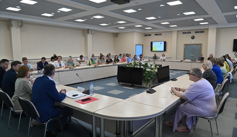 Калужским родителям рассказали об изменениях в школе