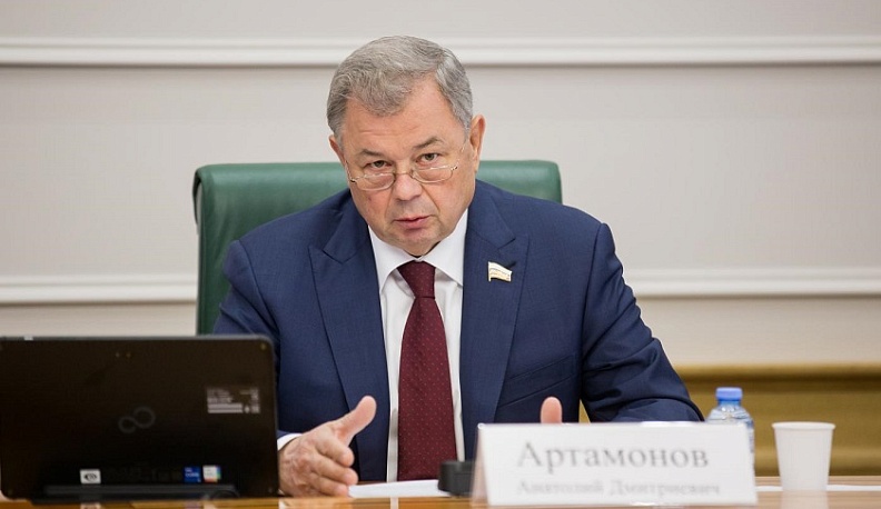 Анатолий Артамонов поддержал идею обеспечить должный контроль за продажей алкоголя