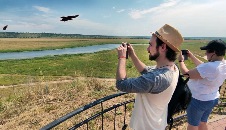 «Вебер»: треть путешествующих россиян предпочитают поездки по России