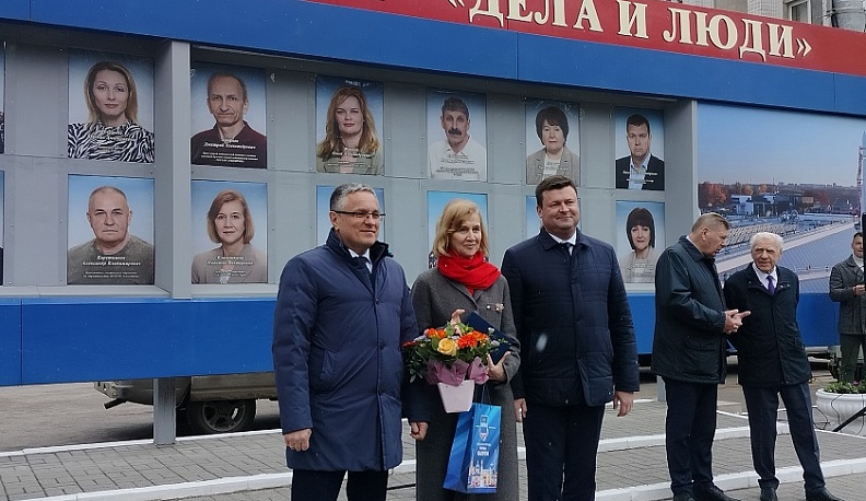 В преддверии Праздника Весны и Труда в Калуге обновили Доску почета