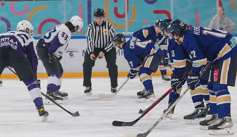 Вратарь калужской хоккейной команды получил травму на матче