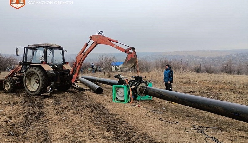 Калужане ремонтируют в Первомайске участок напорного канализационного коллектора