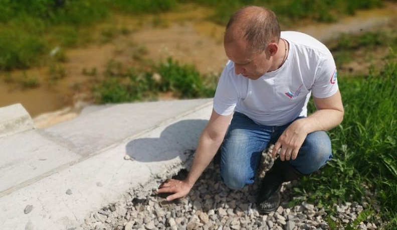 Калужские активисты ОНФ выявили недостатки ремонта дворовых территорий в Перемышле