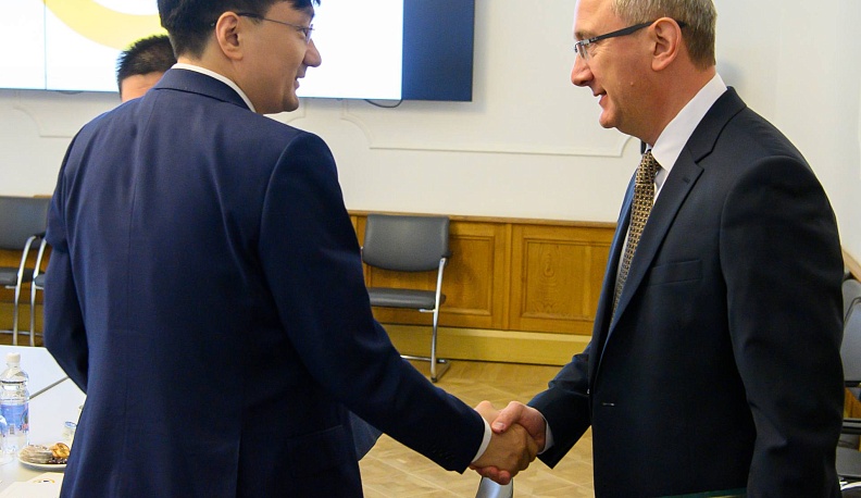 Владислав Шапша обсудил сотрудничество региона с китайской компанией Q-Carbon Material Co