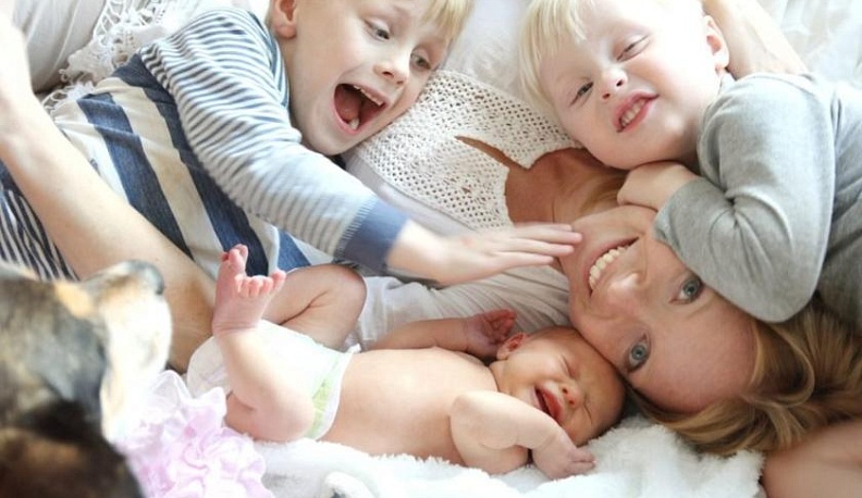 Сто тысяч за рождение третьего ребенка - калужский маткапитал вырос