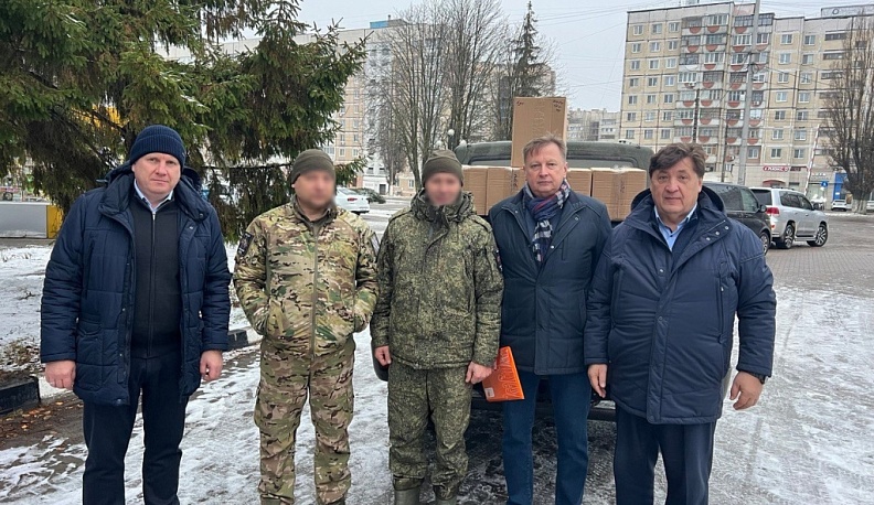 Геннадий Новосельцев передал бойцам противотанкового дивизиона средства радиоэлектронной борьбы