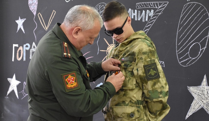 В Людинове медалью Министерства обороны РФ наградили ветерана СВО