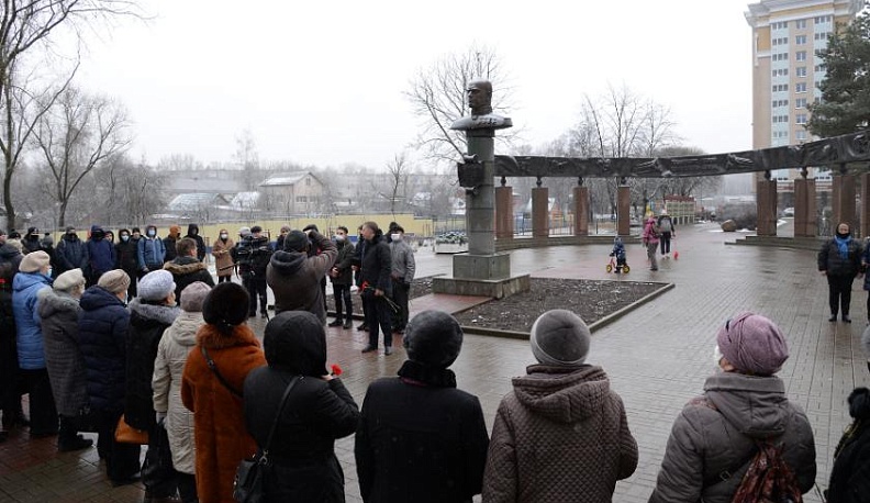 Калужане отметили 124-ю годовщину со дня рождения маршала Жукова