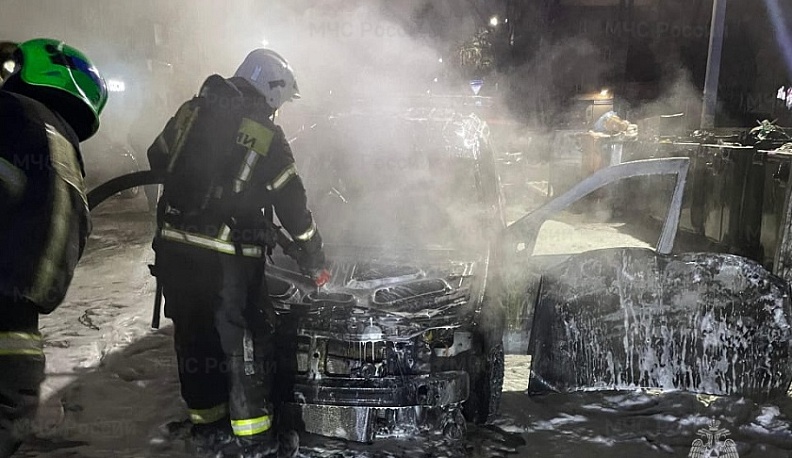В Калуге ночью сгорел автомобиль