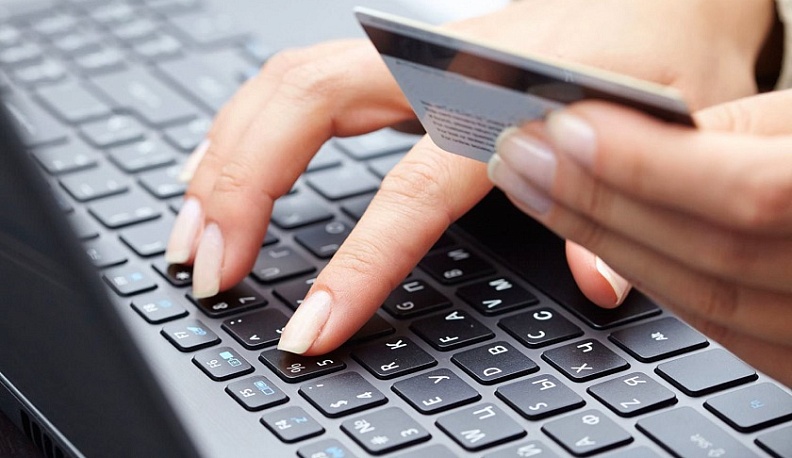 Жительница Обнинска купила билет на самолет у онлайн-мошенников