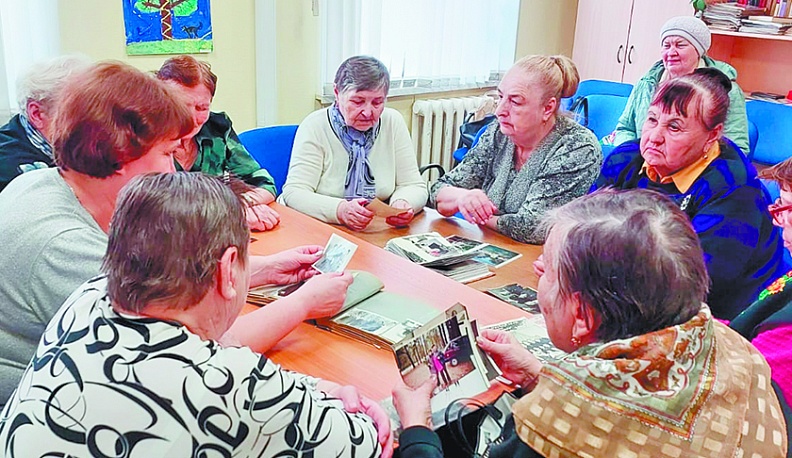 Пенсионеры уходят с лавочек