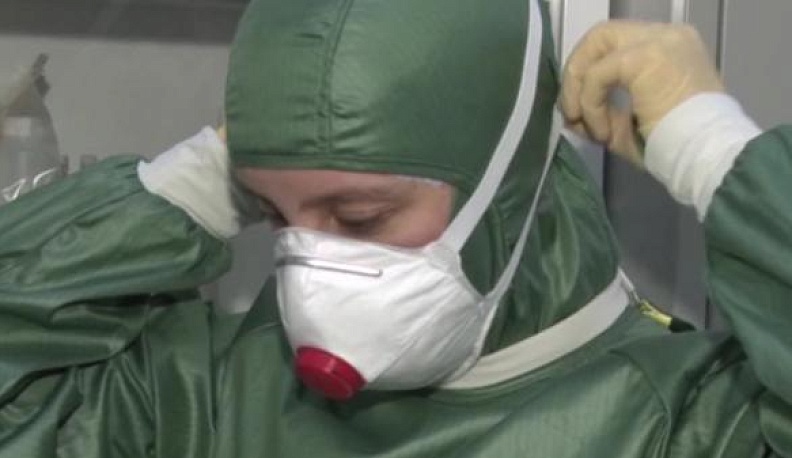 Владислав Шапша провел совещание с врачами, которые находятся на передовой борьбы с коронавирусной инфекцией