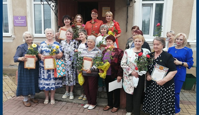 В честь юбилея города садоводы Кондрова устроили выставку цветов