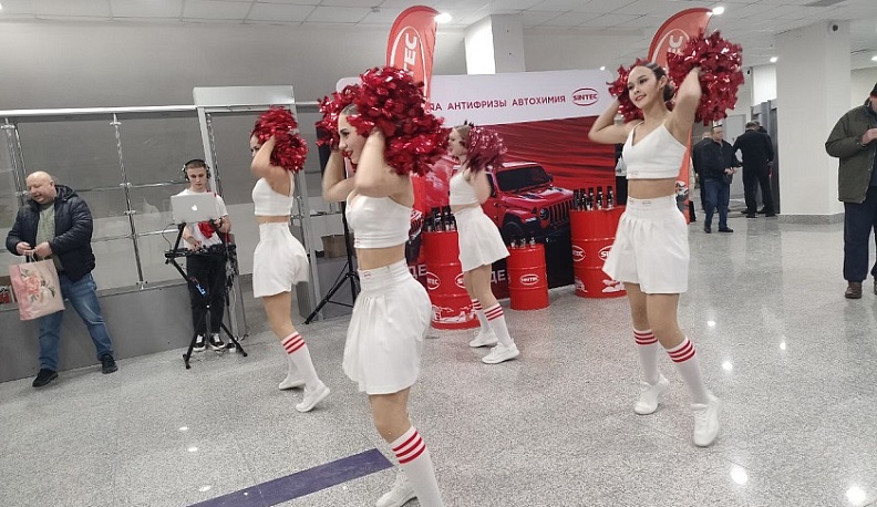 Калужские хоккеисты сразились с салихардским клубом