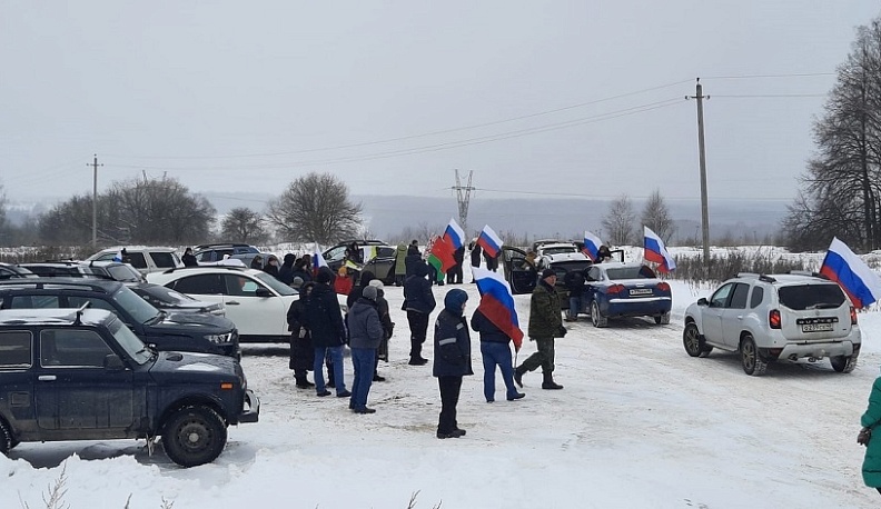 В Тарусском районе прошёл автопробег, посвящённый защитникам Отечества