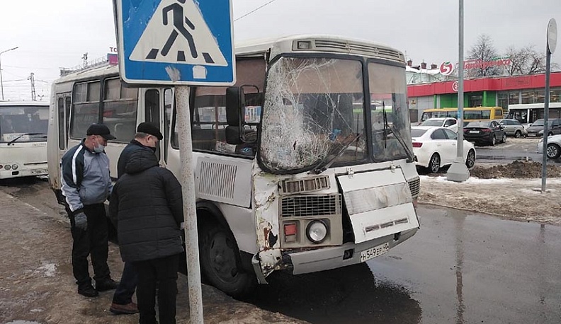 В Балабанове столкнулись два рейсовых автобуса