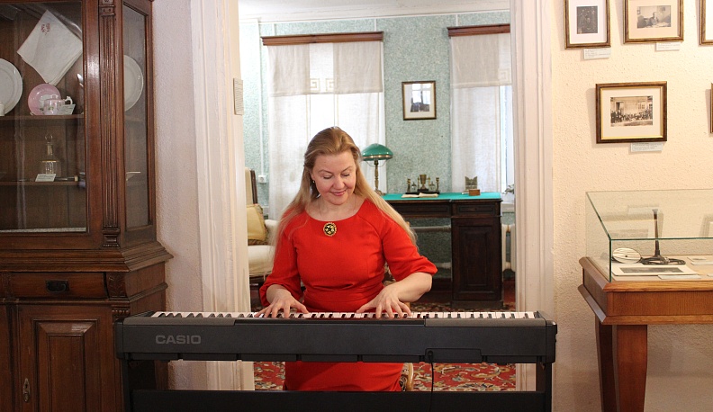 В тарусском музее Цветаевых открылась выставка миниатюрных книг