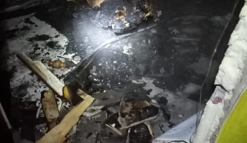 В Боровске пожарные эвакуировали 19 жителей многоквартирного дома, один человек погиб 