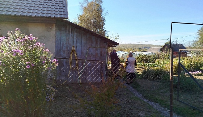 В Думиничском районе маме двух участников СВО помогли в решении хозяйственных вопросов