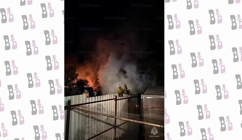 В СНТ по Калугой сгорела дача