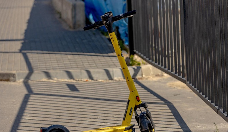 В Калуге будут судить несовершеннолетнего электросамокатчика