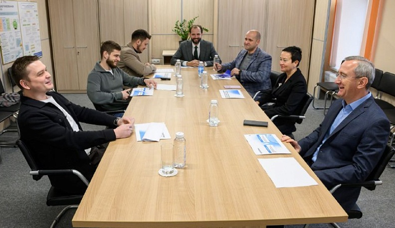 Владислав Шапша встретился с первым замом гендиректора АНО «Диалог Регионы» Кириллом Истоминым