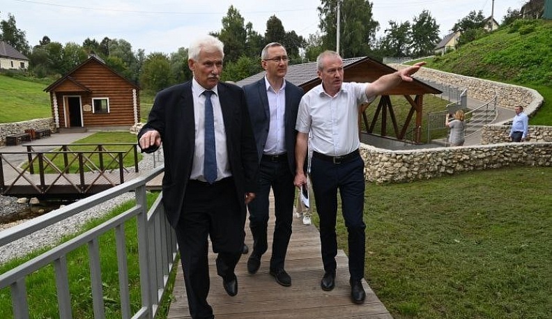 В Сухиничах благоустроили городские родники и восстановили исторические платьемойки