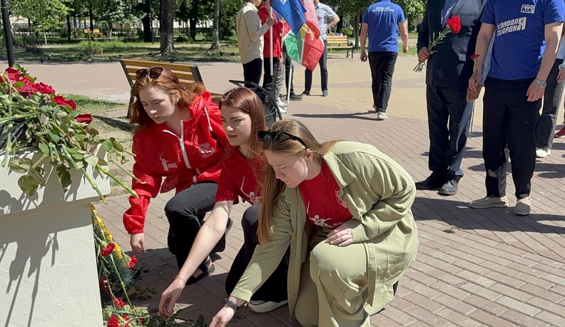 Калужские активисты почтили память пограничников