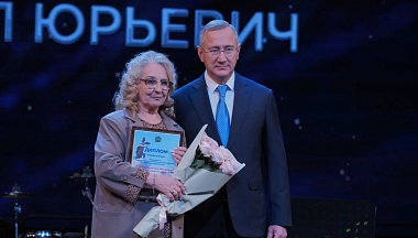 Владислав Шапша наградил журналистов Калужской области