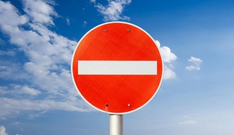 Сегодня перекроют дорогу на набережной Яченского водохранилища 