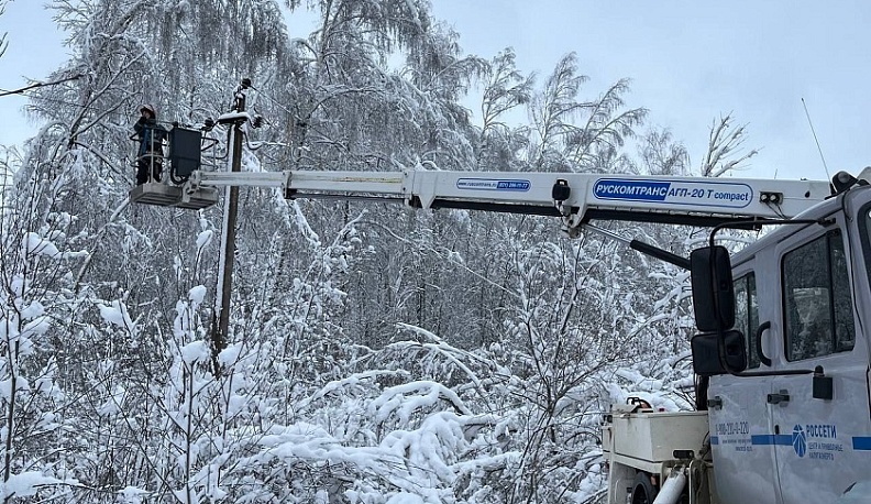 Владислав Шапша поручил восстановить электроснабжение во всех населенных пунктах до конца дня