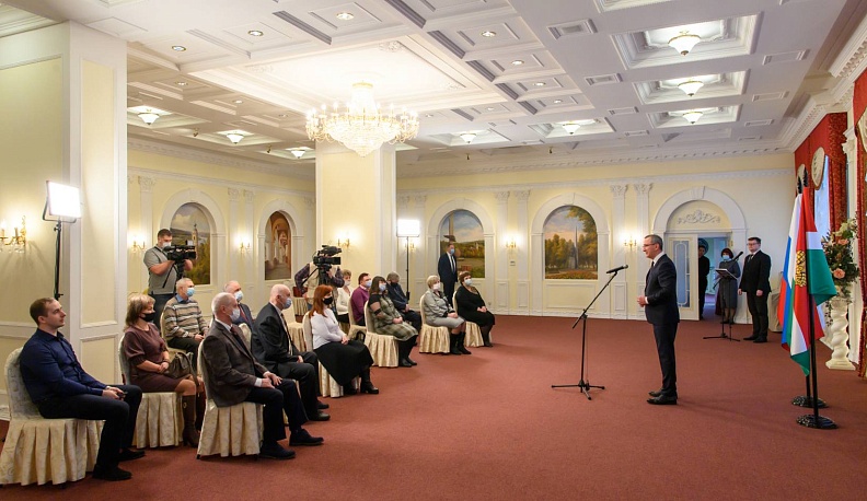 Владислав Шапша наградил представителей научного сообщества Калуги