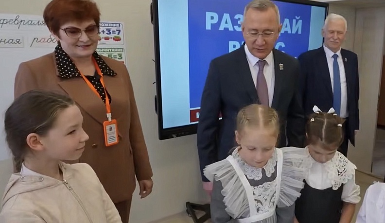 Губернатор посетил обновлённую школу в Сухиничском округе