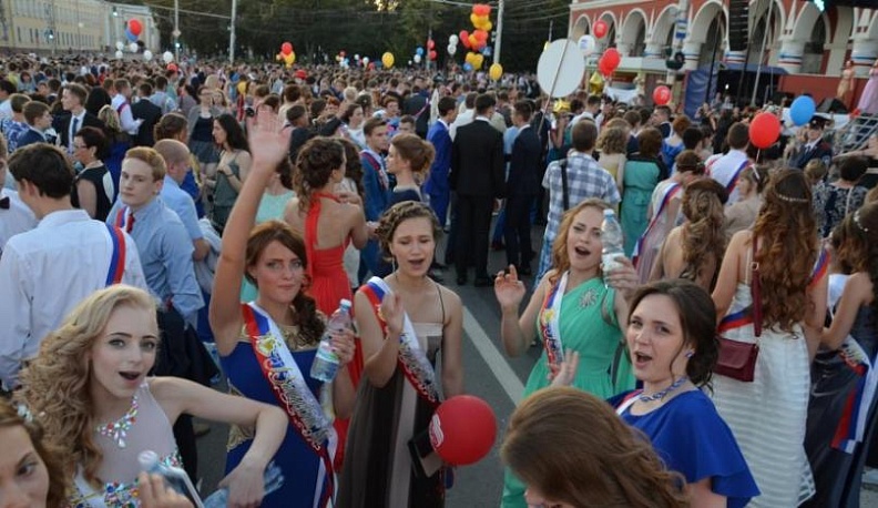 Общероссийский онлайн-выпускной хотят сделать ежегодным праздником