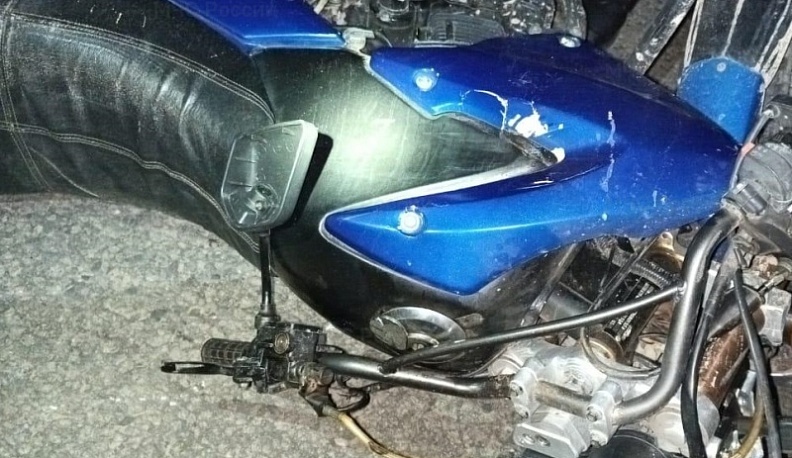 В Калуге на улице Гурьянова мотоциклист врезался в грузовик