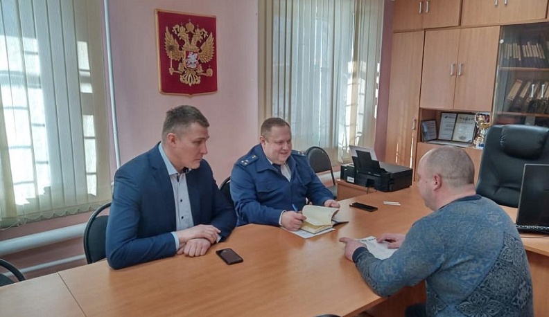 Прокурор Тарусского района Александр Малеев провел прием граждан в Некрасове