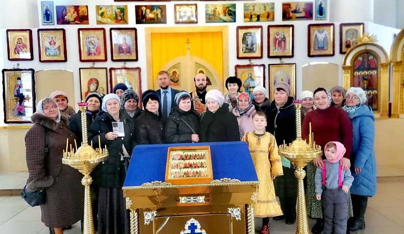 В Думиничском районе накануне Дня матери провели общую молитву за Россию, её народ и воинов