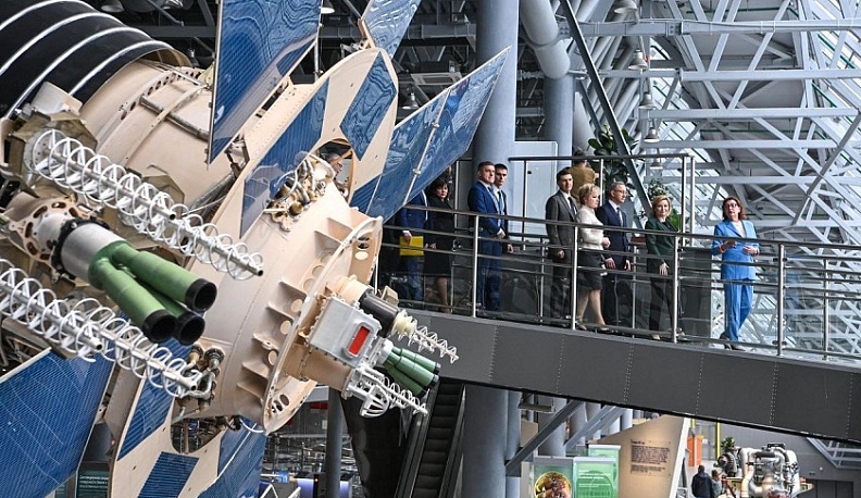 В четверг музей истории космонавтики в Калуге посетили почетные гости