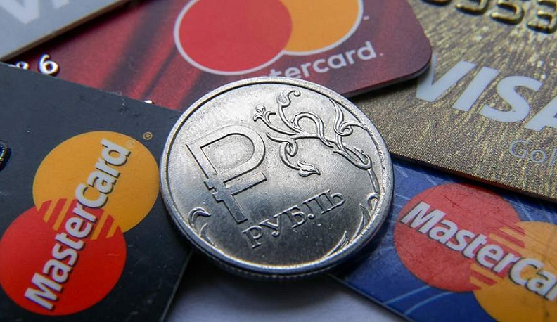 Калужанам напоминают о внимательности при оплате банковскими картами