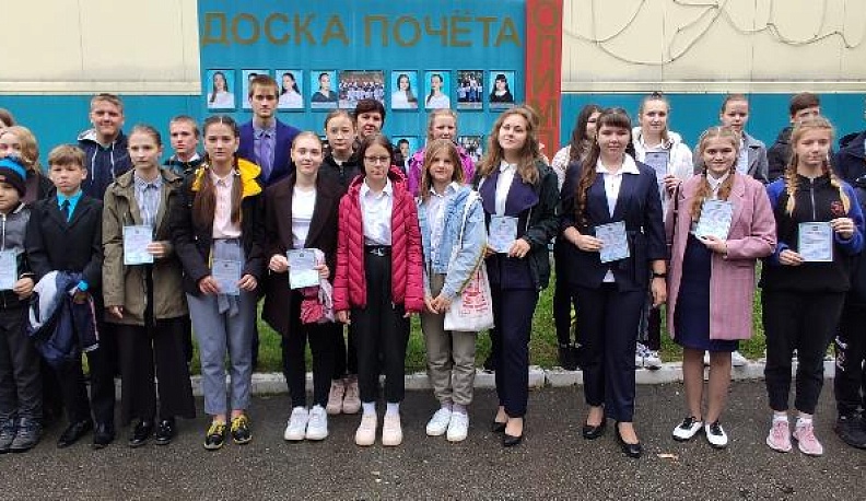 17 новых фотографий появились на хвастовичской детской Доске почёта