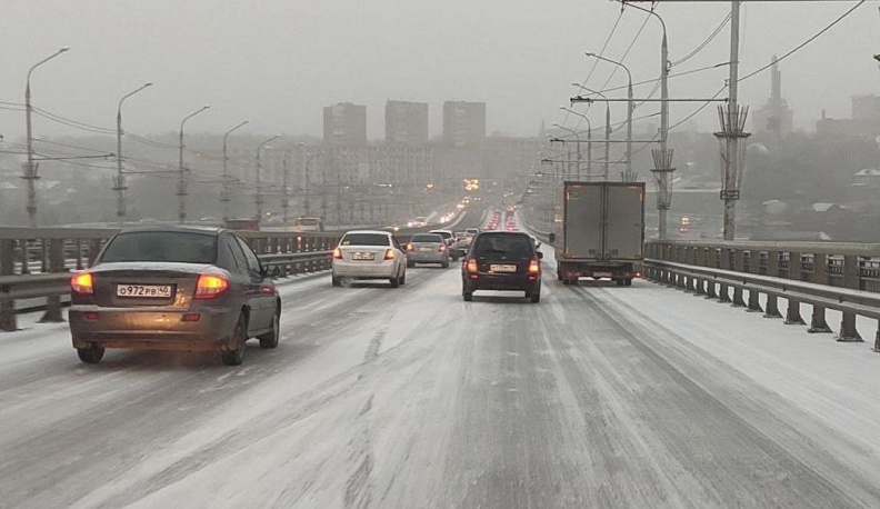Горхозяйство Калуги получило выговор за несвоевременную реакцию на первый снег