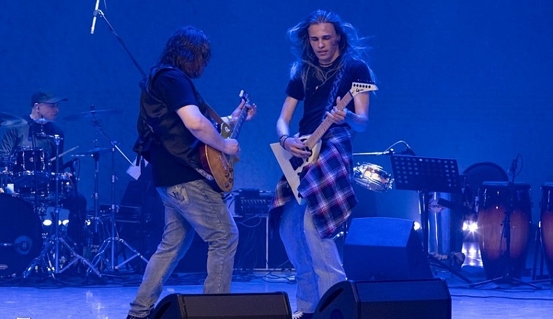 В Калуге на фестивале «Мир гитары» прозвучали балканские мелодии, фьюжн и рок