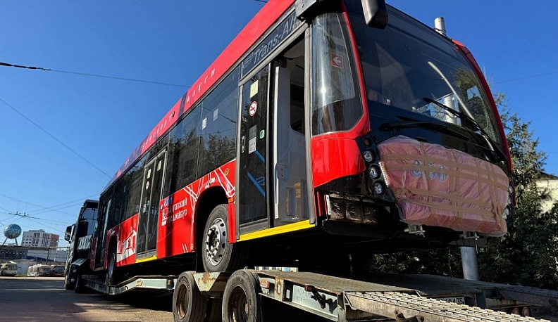 Дмитрий Денисов принял первый из 34 новых троллейбусов