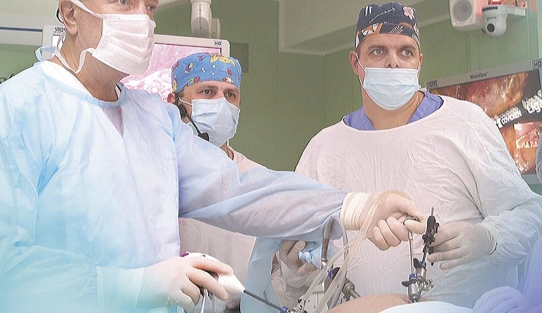 Руки хирурга