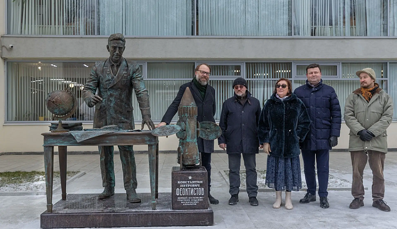 В Калуге открыли памятник лётчику-космонавту Константину Феоктистову