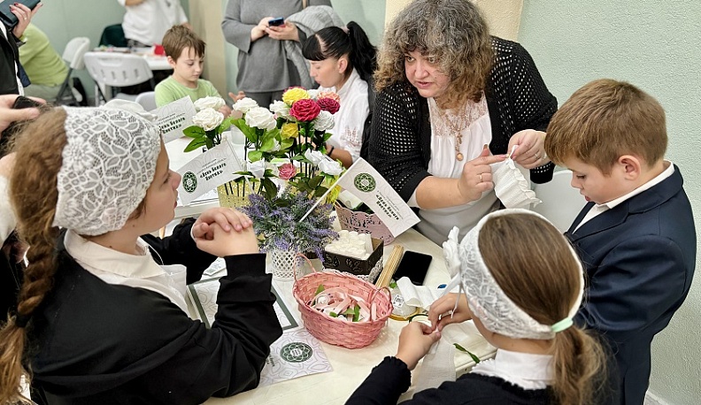Благотворительная акция «Белый цветок» проходит в Калуге