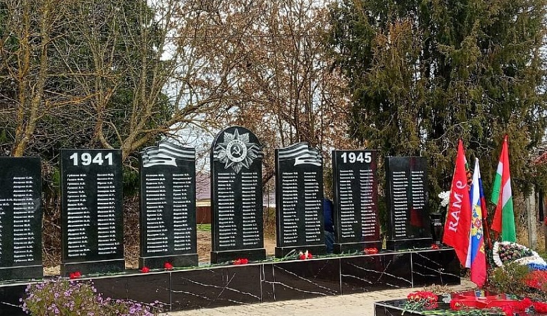 В нашем сердце и в граните