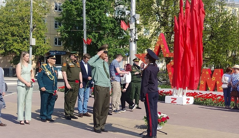В Калуге стартовал смотр-конкурс отрядов почётных караулов Поста №1